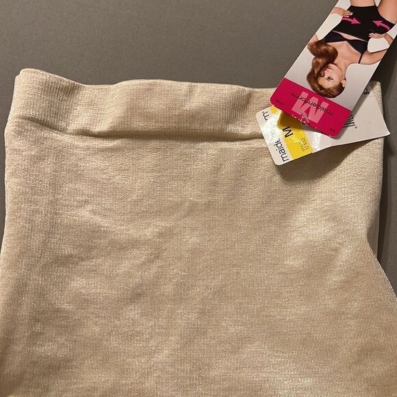 NWT Maidenform High Waist Firm Control Brief Shapewear - Size Medium - Picture 4 of 10